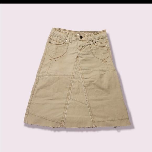 Maurices khaki Denim Modesty Skirt w/Frayed seams and hems Juniors size 3/4 - Picture 1 of 2